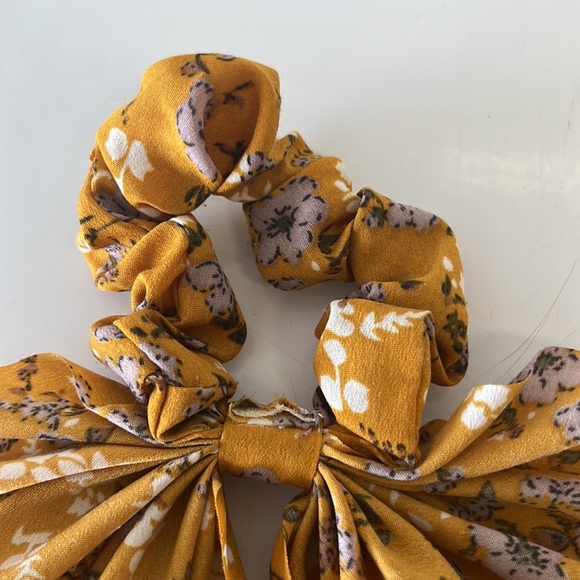 Scrunchie Hair Ribbons - Picture 3 of 4
